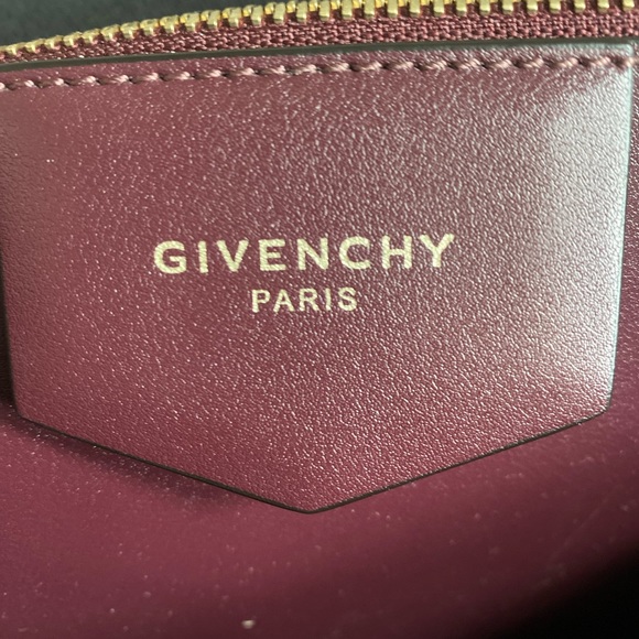 *ONE OF A KIND* Givenchy Medium Bond Shopper Tote - Picture 6 of 9